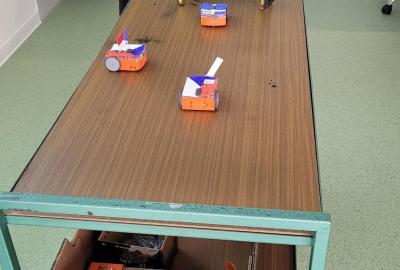 Projekty s roboty Edison