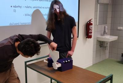 Projekty s roboty Edisony