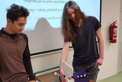 Projekty s roboty Edisony