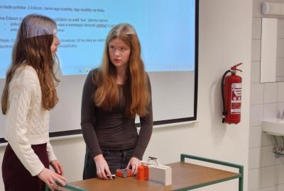 Projekty s roboty Edisony