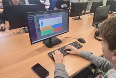 Digitální platformy a AI jako pomocník žáka a učitele (jaro 2026)