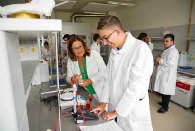 Aula, odborné učebny, laboratoře a školní minipivovar