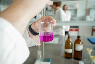 Aula, odborné učebny, laboratoře a školní minipivovar