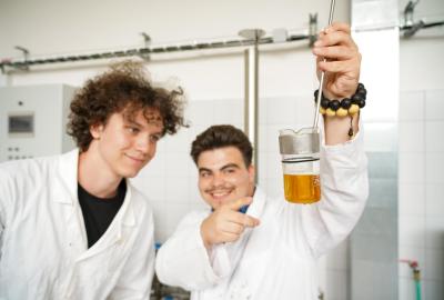 Aula, odborné učebny, laboratoře a školní minipivovar