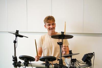 Aula, odborné učebny, laboratoře a školní minipivovar