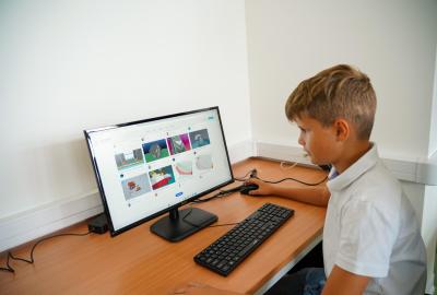 Aula, odborné učebny, laboratoře a školní minipivovar