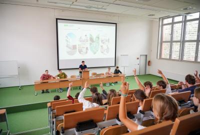 Aula, odborné učebny, laboratoře a školní minipivovar